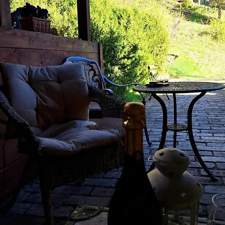 Hidden Rock - Romantic Reatreat And Hot Tub Rynoltice