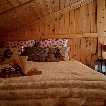 Hidden Rock - Romantic Reatreat And Hot Tub Chalet *